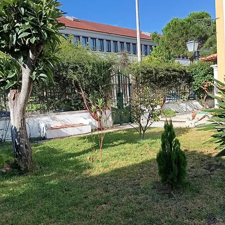 St Mary House Vila