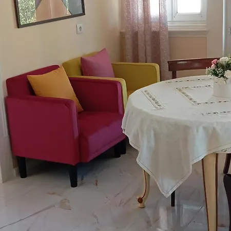 St Mary House Vila *